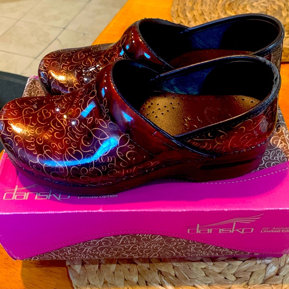 Ladies Dansko Proffesional 20th Anniversary edition clogs.